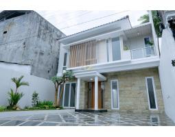 Dijual Rumah 2 Lantai, Lt. 191m2, Lb. 120m2, Shm, Siap Huni, Dekat Jalan Palagan, Sleman - Yogyakarta