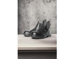 Sepatu Terbaik Warna Hitam - Balikpapan