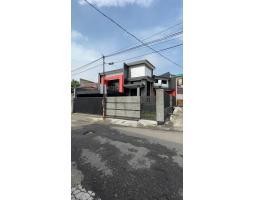 Dijual Rumah 2 Lantai, Lt. 212m2, Lb. 200m2, Shm, Posisi Hook, Dekat Pasteur - Bandung