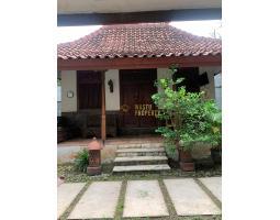 Dijual Villa, Lt. 900m2, Lb. 800m2, Shm, Fully Furnish, Tanah Luas, Selangkah Dari Jalan Bantul - Yogyakarta