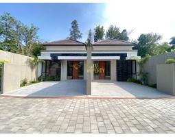 Dijual 2 Unit Rumah, Lt. 145m2, Lb. 100m2, Shm, Siap Huni, Dekat Jalan Kaliurang, 5 Menit Pasar Gentan, Di Ngaglik, Sleman - Yogyakarta