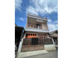 Dijual Rumah 3 Lantai, Lt. 57m2, Lb. 150m2, Shm, Di Cihideung, Sersan Bajuri Atas - Bandung Barat