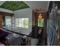 Dijual Rumah Mewah Ada Kolam Renang Di Dekat Stadion Maguwo - Sleman