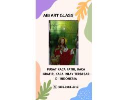 Motif Yesus Kaca Patri Grafir Inlay Gereja - Belitung Timur