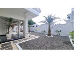 Dijual Rumah Lokasi Premium 2 Lantai Tipe 800 SHM - Sleman 