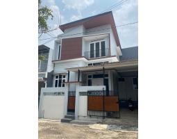 Dijual Rumah 2 Lantai Modern Tipe 250 4KT 2KM - Malang 