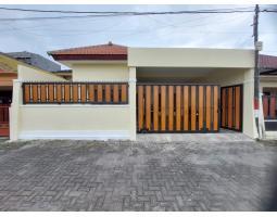 Jual Rumah Modern Baru Tipe 130 Harga Nego Lokasi Karanglo Dekat Exit Tol Singosari - Malang Kota