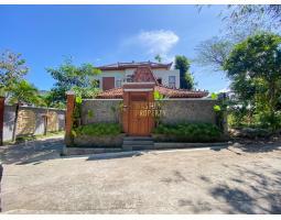 Dijual Villa Mewah, Lt. 360m2, Lb, 300m2, Shm, Ada Joglo, Kolam Renang, Luas, Dekat Kampus UMY, Sleman - Yogyakarta