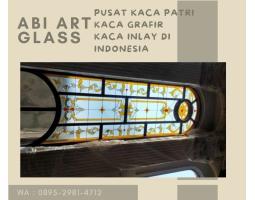 Kaca Patri Grafir Inlay Gereja Katolik - Seram Bagian Timur