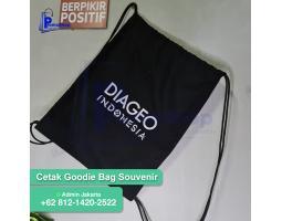 Cetak Tas Souvenir Custom Goodie Bag Serut Printing Merchandise Murah Terdekat - Jakarta Timur
