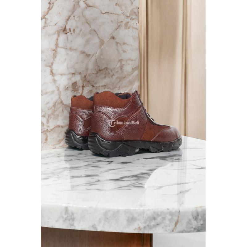 Eksklusif Sepatu Safety High Visibility - Mojokerto