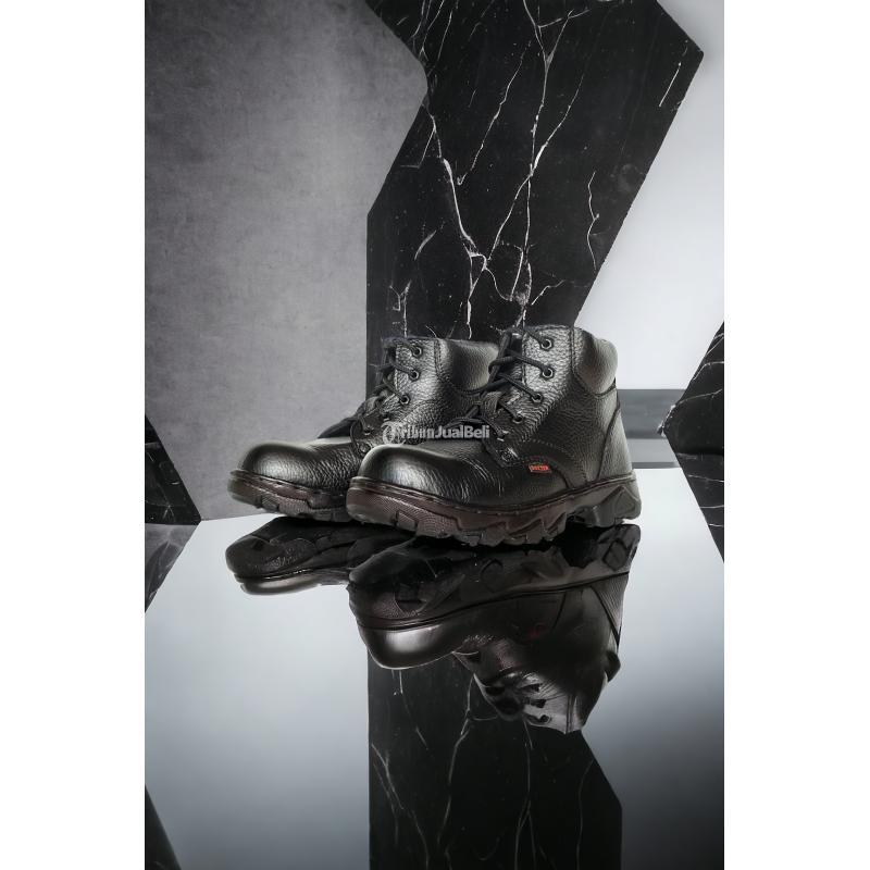Premium Sepatu Safety Anti Pecah Pungging - Mojokerto 