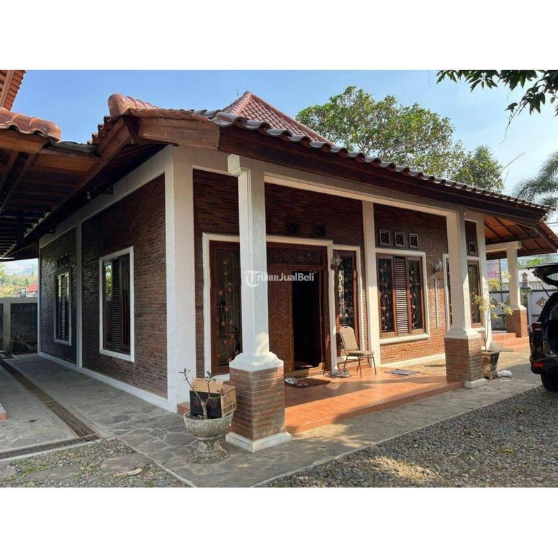 Dijual Villa Bagus Dekat Pantai di Jalan Raya Senggigi - Lombok Barat
