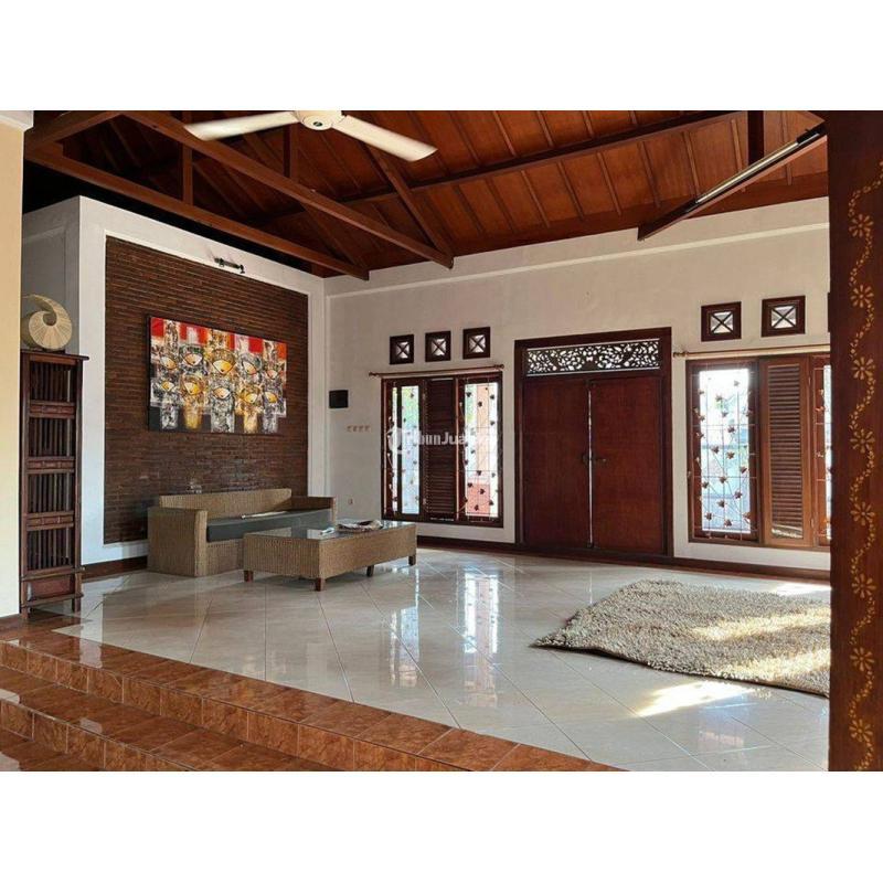 Dijual Villa Bagus Dekat Pantai di Jalan Raya Senggigi - Lombok Barat