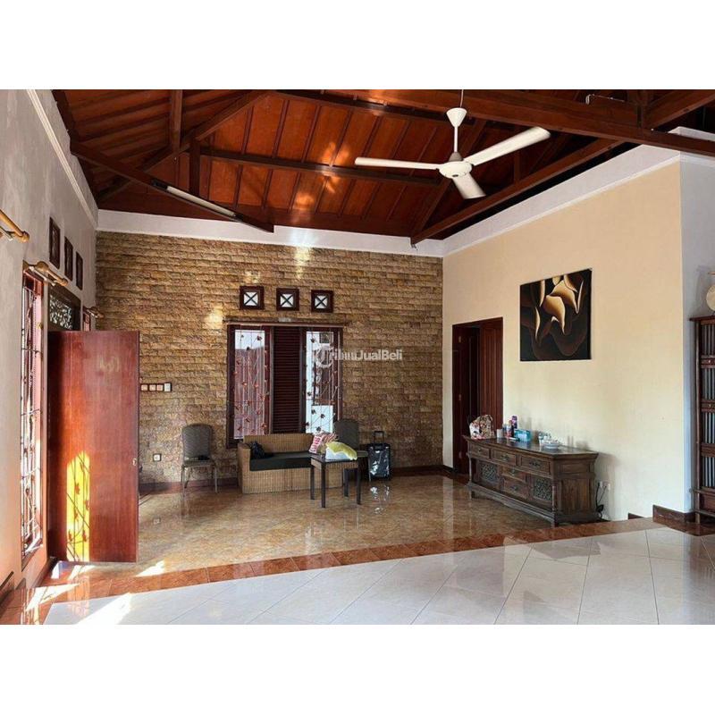 Dijual Villa Bagus Dekat Pantai di Jalan Raya Senggigi - Lombok Barat