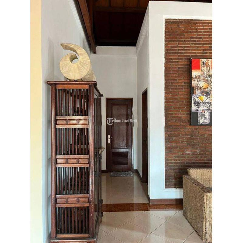 Dijual Villa Bagus Dekat Pantai di Jalan Raya Senggigi - Lombok Barat