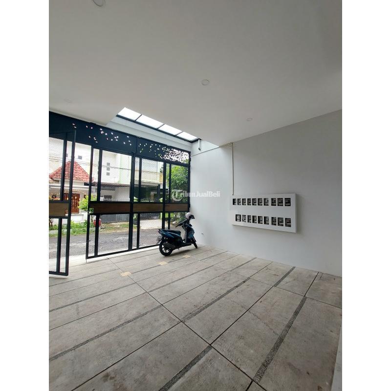 Dijual Rumah Kost Eksclusif, Lt. 162m2, Lb. 300m2, 18 Kamar, Kamar Mandi Dalam, Full Furnish, Daerah Suhat - Malang