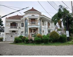 Dijual Rumah Mewah 2 Lantai, LT. 483m2, LB. 625m2, SHM, Siap Huni, di Pusat Kota, Jalan Kecilung, Genteng - Surabaya