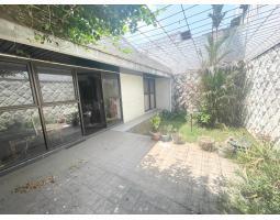 Dijual Rumah, LT. 387m2, LB. 150m2, SHM, Siap Huni, Bebas Banjir Di Jelambar - Jakarta Barat