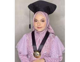 Makeup Wisuda UNTAG Panggilan - Surabaya