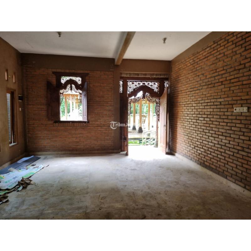 Dijual Cepat Rumah Besar 3KT 2KM SHM Tanah Luas - Sleman Jogja