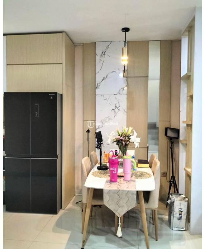 Dijual Rumah 2 Lantai, LT. 100m2, LB. 97m2, SHM, Full Furnished, Dekat Exit Tol Pasteur, Sukawarna, Cicendo - Bandung