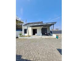 Dijual Rumah 63 m2 Baru Cantik Gentan Waru Solo dekat Jalan Raya - Solo