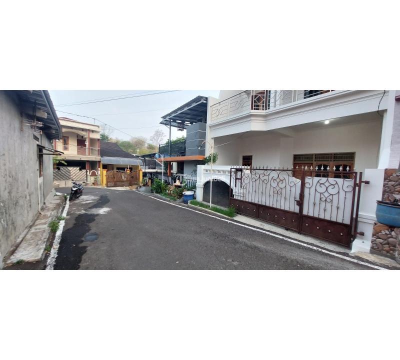 Dijual Rumah Second Berkualitas 5KT 2KM SHM Di Lokasi Super Strategis - Semarang Kota