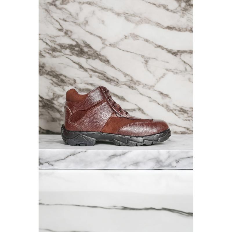 Diskon Sepatu Safety Warna Coklat - Dumai