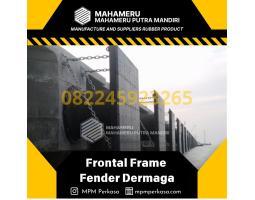 Frontal Frame Fender Dermaga Sandaran saat Kapal Sedang Berlabuh - Barito Timur