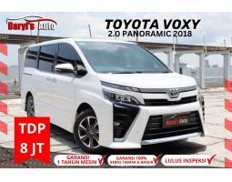 Mobil Toyota Voxy 2.0 MPV Panoramic 2018 Bekas TDP 8 Juta - Jakarta Utara