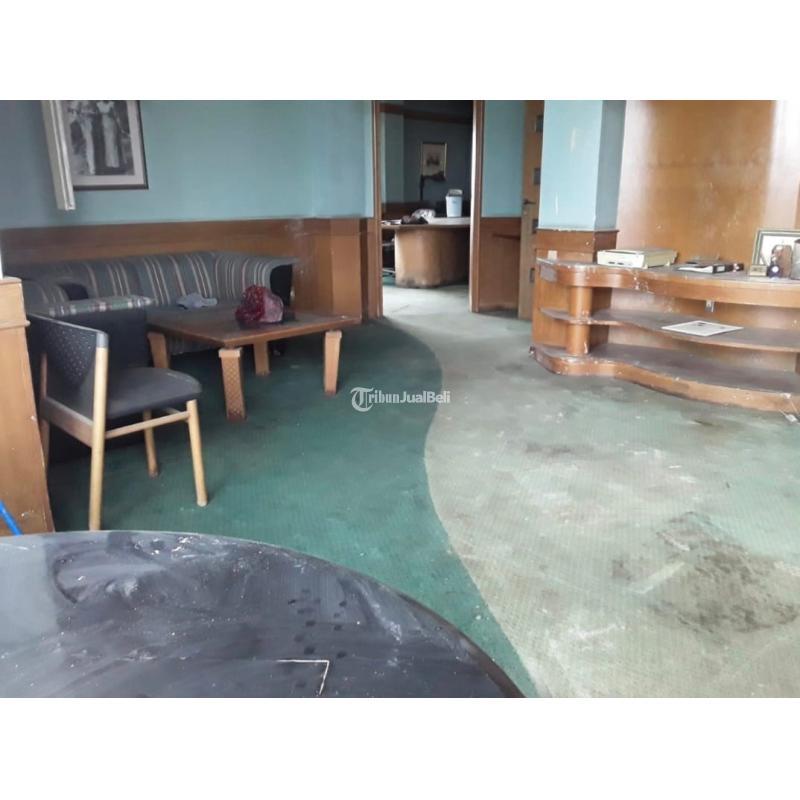 Dijual Gedung Bekas Luas 1010 m2 Jalan Panjang Lokasi Strategis - Jakarta Barat