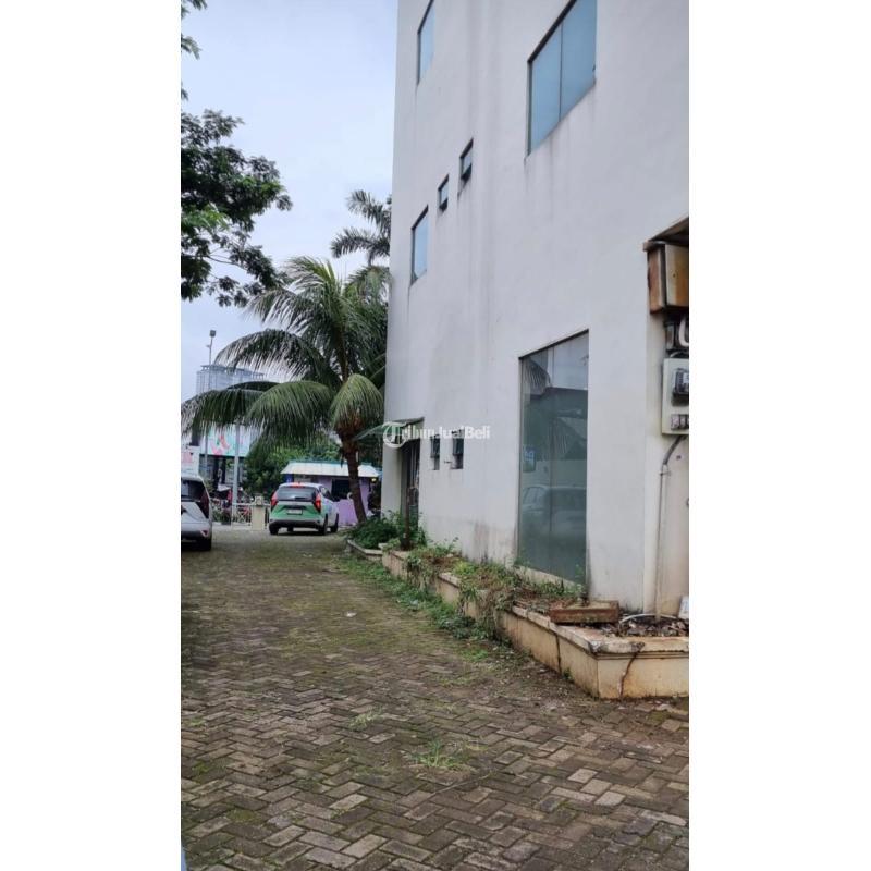 Dijual Gedung Bekas Luas 1010 m2 Jalan Panjang Lokasi Strategis - Jakarta Barat