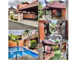 Jual Rumah Mewah Ada Kolam Renang LT 875 m2 Baru - Pontianak