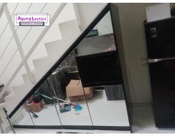 Prosuden Lemari Bawah Tangga Kaca Aestetics - Surabaya