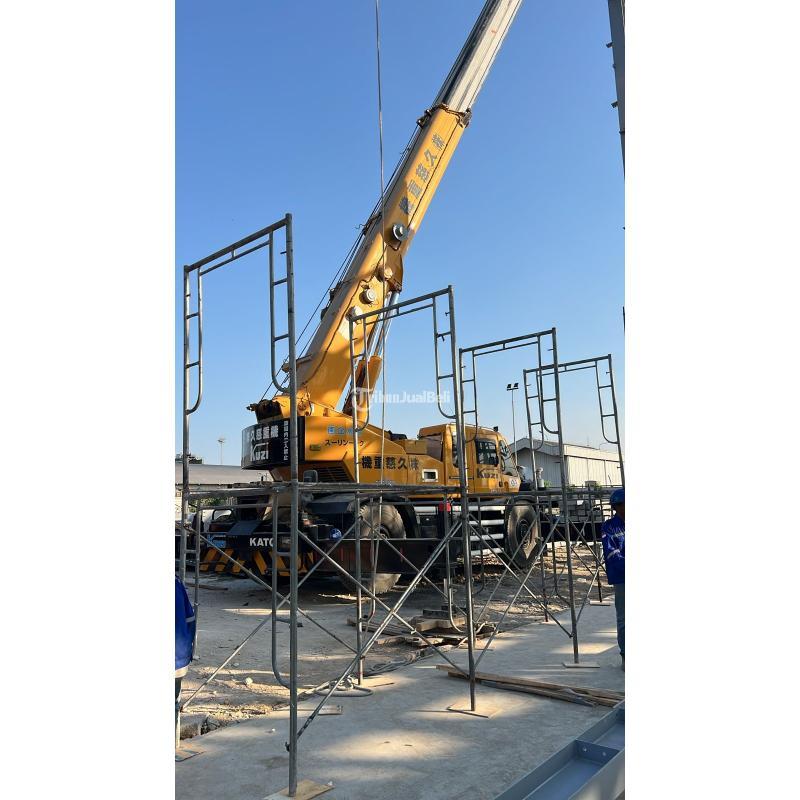 Sewa Crane Terbaik dan Terpercaya - Mojokerto 