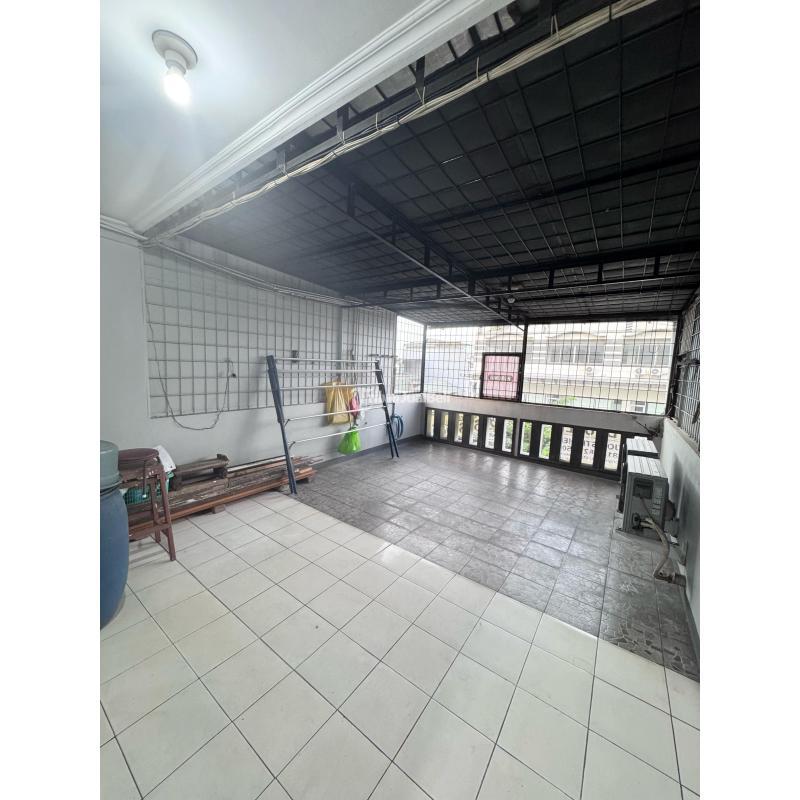 Dijual Ruko 3 Lantai Murah Luas 200 m2 Bekas di Cendrawasih Cengkareng - Jakarta Barat