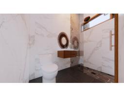 Dijual Rumah Cantik Semi Furnished 2KT 2KM SHM Ada Private Pool Di Bali - Badung