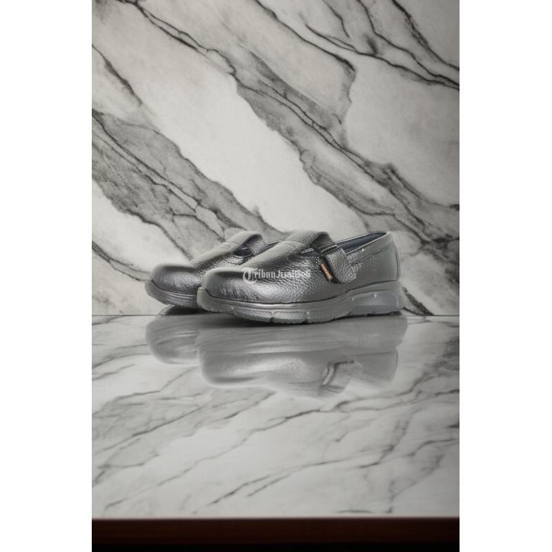 Penjual Sepatu Boots Safety Wanita - Balikpapan