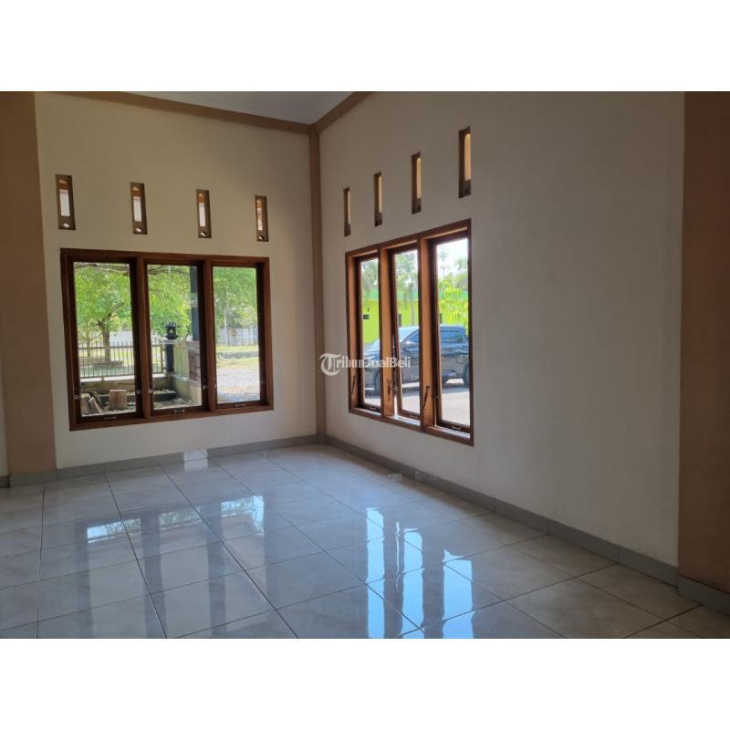 Dijual Rumah Mewah 2 Lantai 3KT 2KM Dengan Tanah Yang Sangat Luas SHM - Purworejo