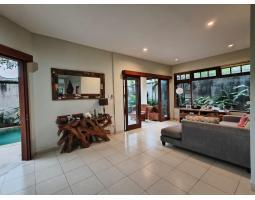 Dijual Villa Jl Bumi Ayu Beachside Sanur Tipe 300 3KT 3KM SHM - Denpasar 