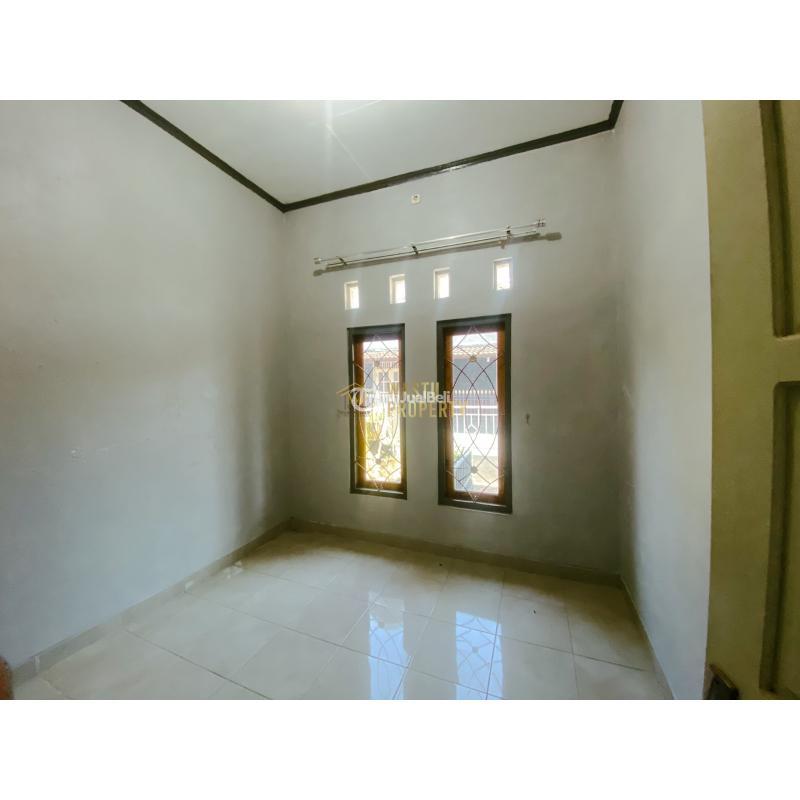 Jual Rumah Second Bagus Dan Luas 141 m2 Di Pusat Kalasan - Sleman