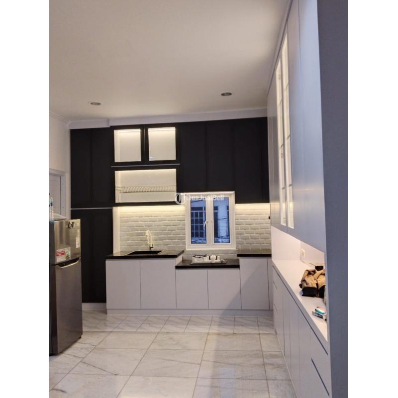 Dijual Rumah Intercon, 3 Lantai, LT. 119m2, LB. 225m2, SHM, Full Furnish - Jakarta Barat