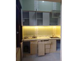 Kitchen Set Custom HPL Mewah Serat Marmer - Surabaya