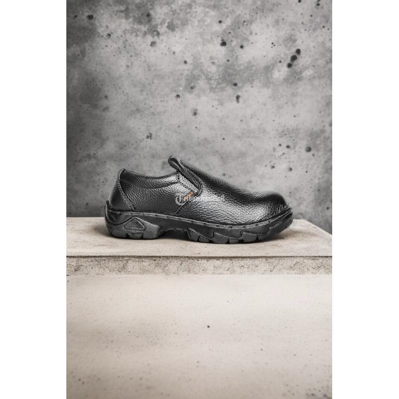 Agen Sepatu Proyek - Batam