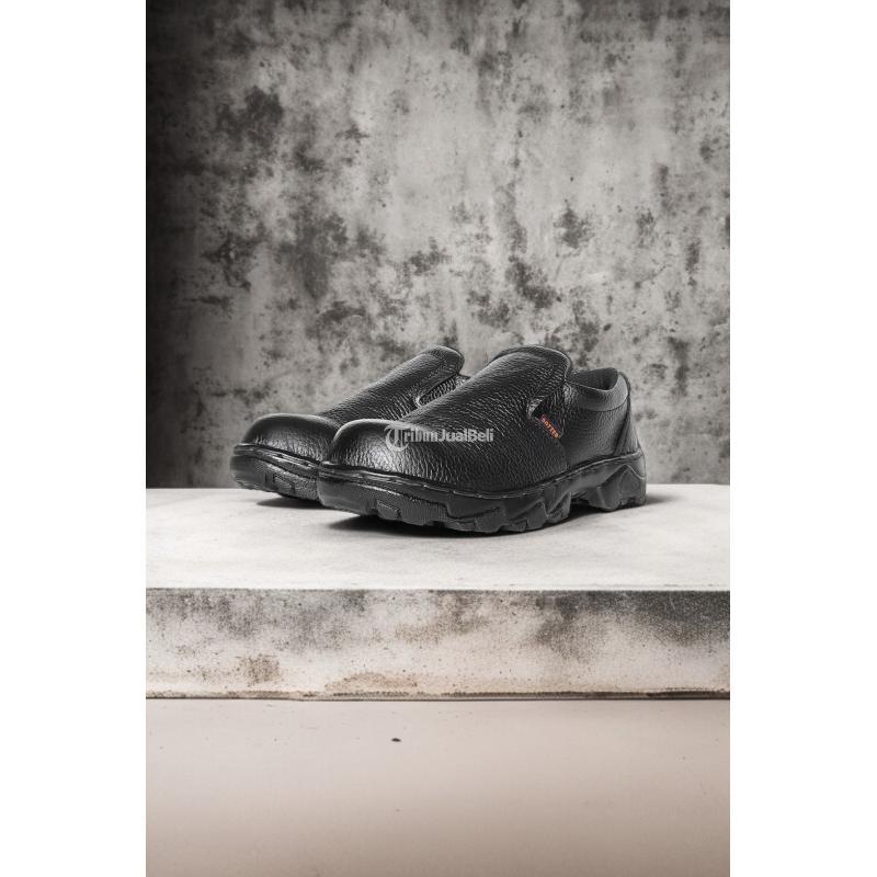 Agen Sepatu Proyek - Batam