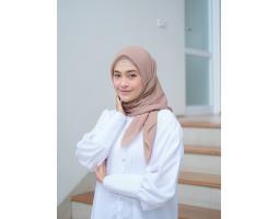 Paris Premium Hijab Premium Hijab Segiempat Kerudung Polos Original By ZEIYU - Mojokerto