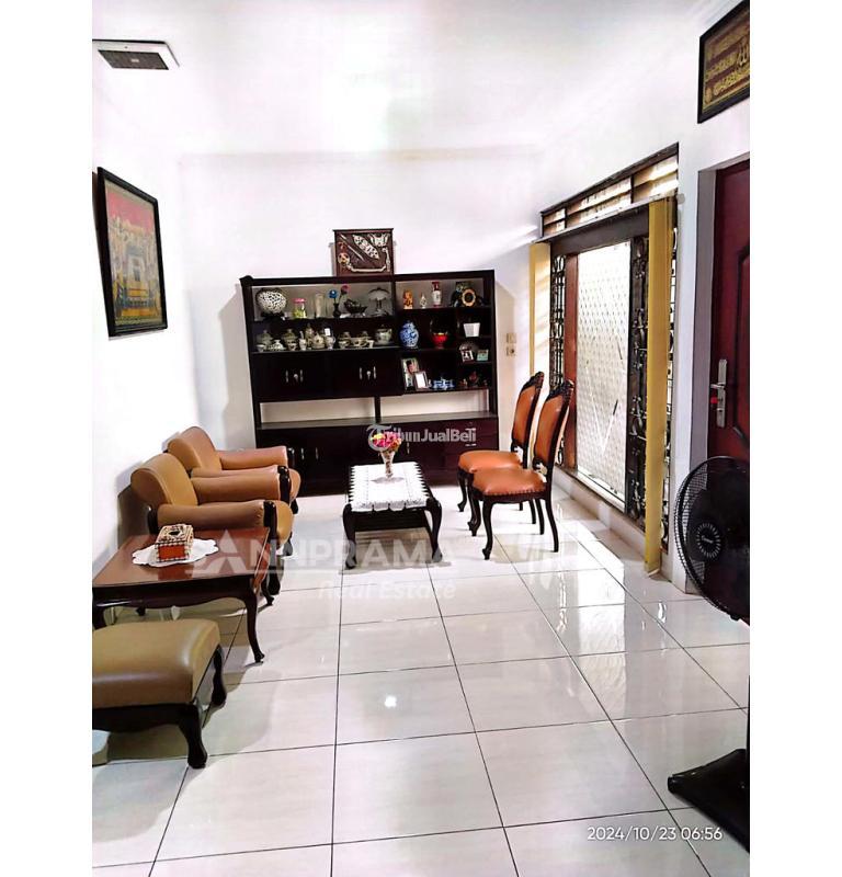 Dijual Rumah Hook Ada 4 Unit Kios, Kebon Jeruk Dekat Kampus Binus - Jakarta Barat