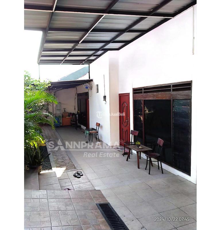Dijual Rumah Hook Ada 4 Unit Kios, Kebon Jeruk Dekat Kampus Binus - Jakarta Barat