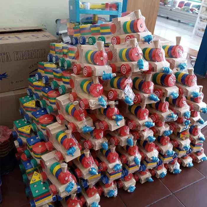 APE Miniatur Kendaraan PAUD Mainan Replika Kereta Mobil Truk Kayu - Sorong